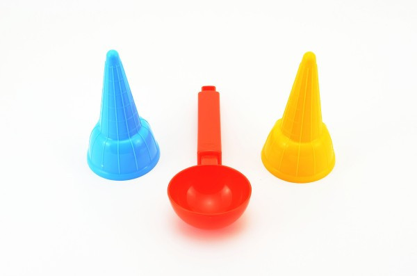 Zmrzlinová sada - 2x kornút + naberačka plast v sieťke 8x18cm