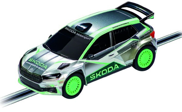 Auto Carrera GO!!! Škoda Fabia RS Rally 2 plast 9cm zelená na karte