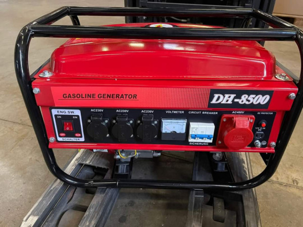KraftWorld Trojfázová benzínová elektrocentrála DH-8500 3 kW
