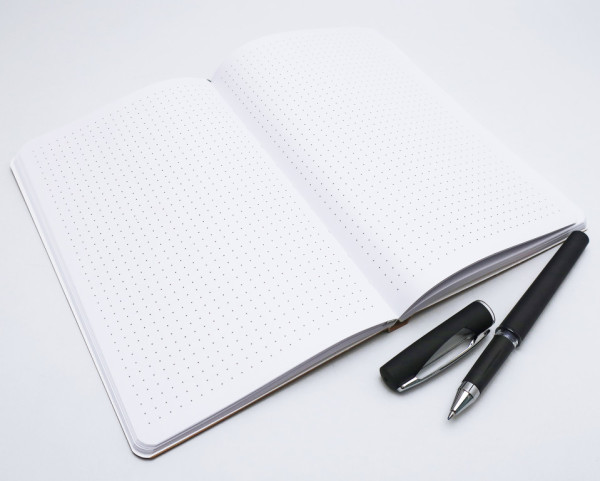 Notes bodkovaný - A5 - kraft - Lúka