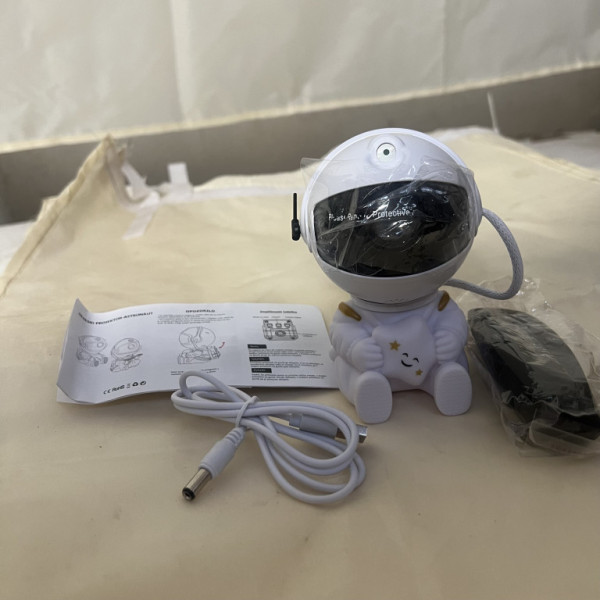 Aga Hviezdny projektor sediaci astronaut s diaľkovým ovládaním Hviezda 2DZ031